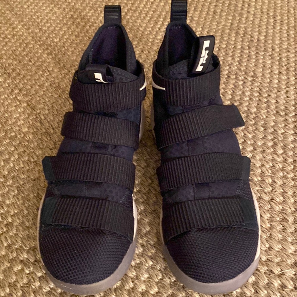 Mens Nike Zoom Basketball Shoes
